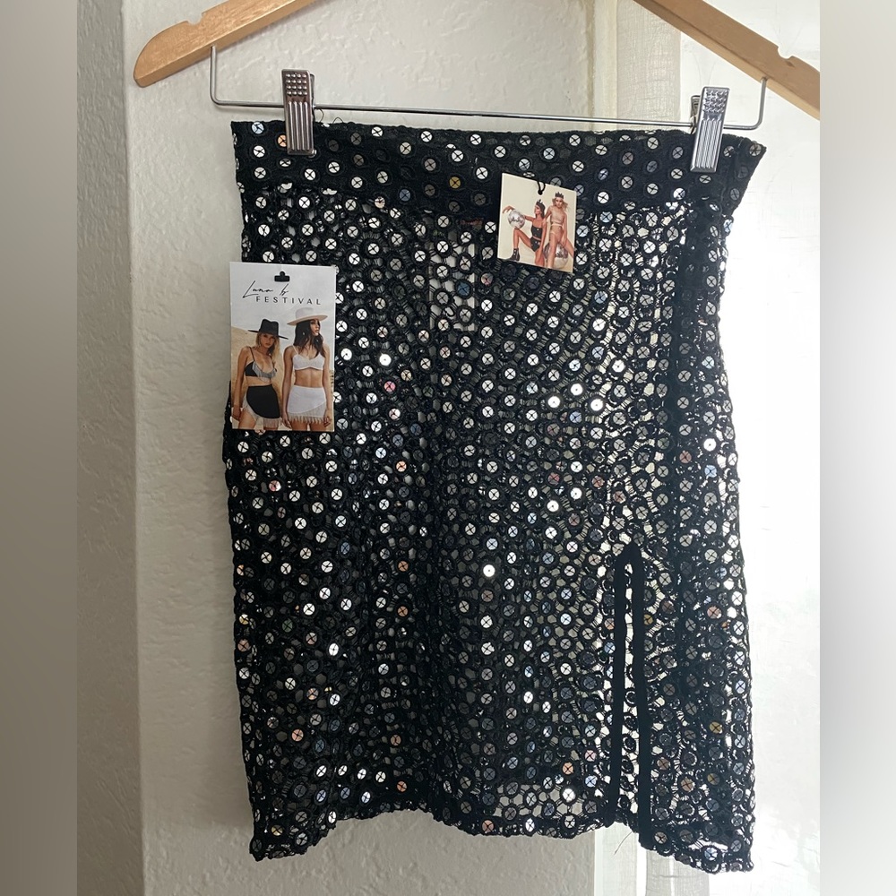 EAST N WEST LABEL NWT POPPY SKIRT